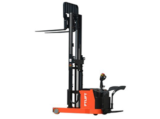 Electric Reach Stacker (three mast)