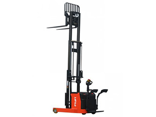 Electric Reach Stacker (two mast)