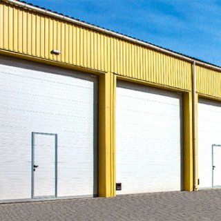 <b>ประตูโรงงาน Industrial Overhead Sectional Doors</b>