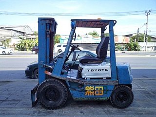 Toyota Forklift 2 Tons