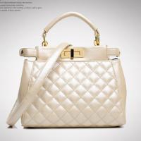 กระเป๋าสะพาย ทรง Quilted Bag