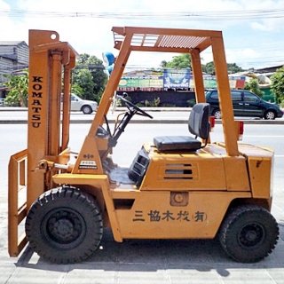 Komatsu Forklift 2 Tons