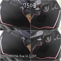 พรมปูพื้นด้านหน้ารถตู้ COMMUTER สีดำ