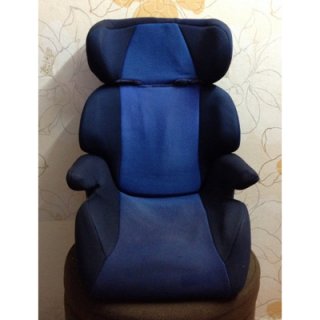 Booster Seat ของ Combi สีน้ำเงิน