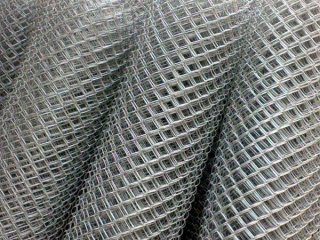 รั้วตาข่ายถัก (Chainlink Fencing Mesh)