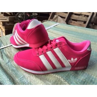 รองเท้า Adidas ราคา 1,000 บาท