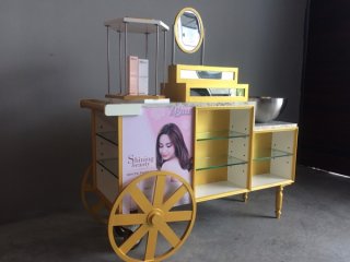 รับออกแบบร้านKios Yobelle Shop