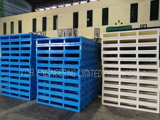 Steel pallet