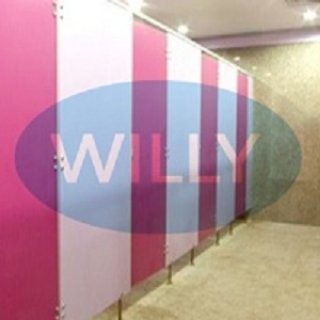 TOILET PARTITION WILLY