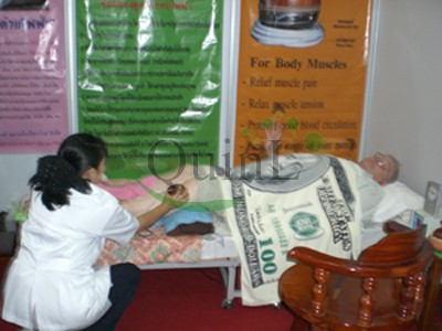 Oil Massage With Electric Compress Ball, Thai Herbal Ball