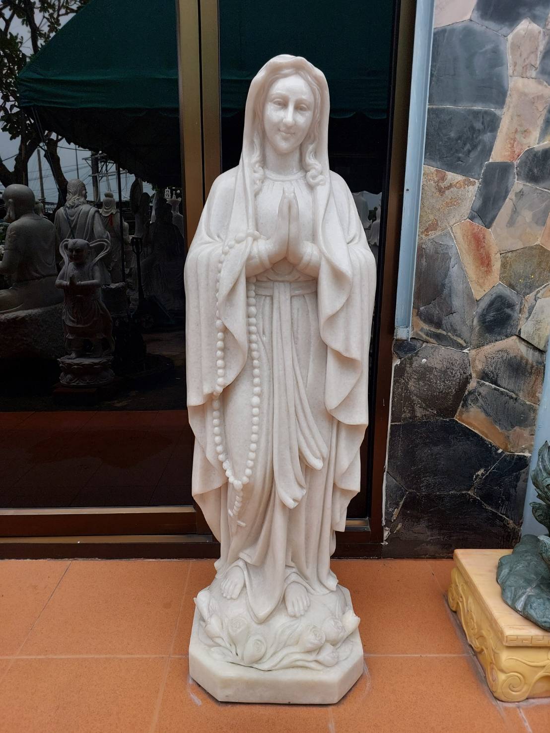 เทพยุโรปหินอ่อน