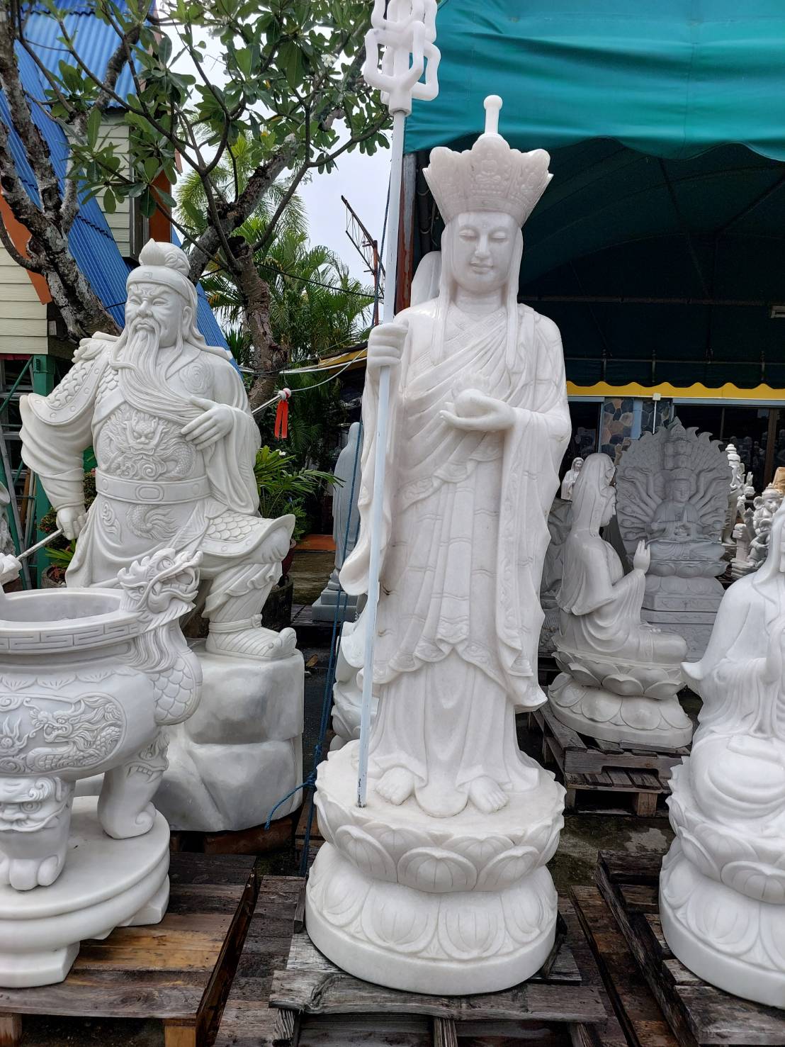 เทพเจ้าหินอ่อนแกะสลัก