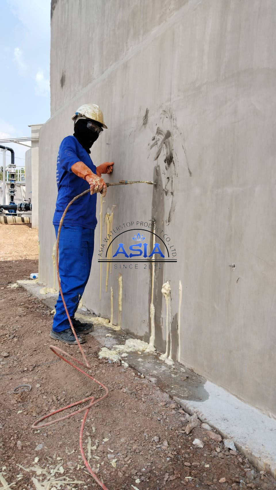 ฉีดโฟมอุดรอยรั่ว