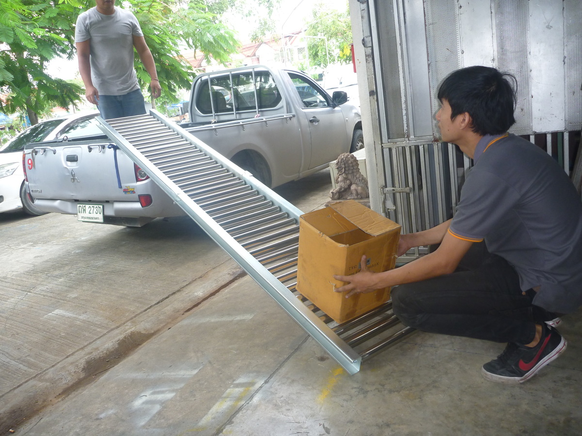 ผลงาน Roller Conveyor