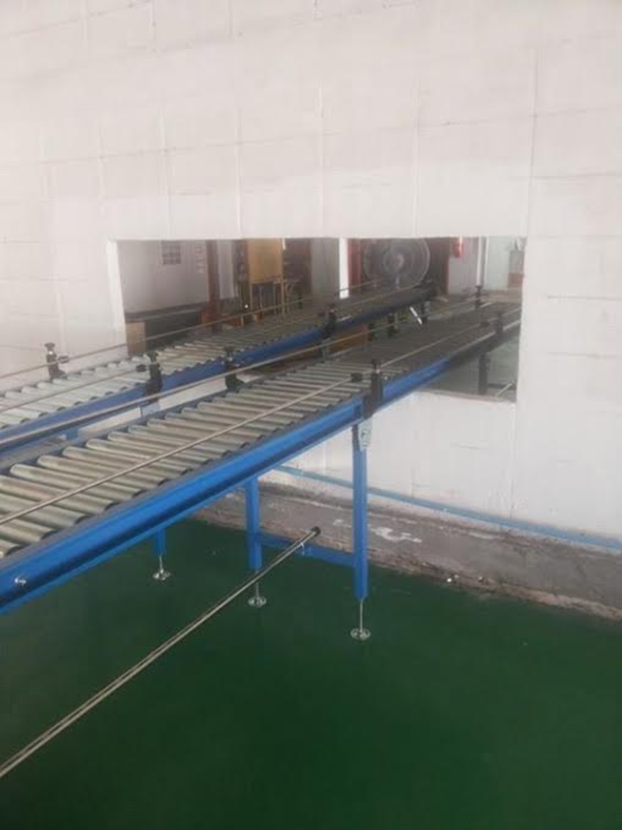 ผลงาน Roller Conveyor