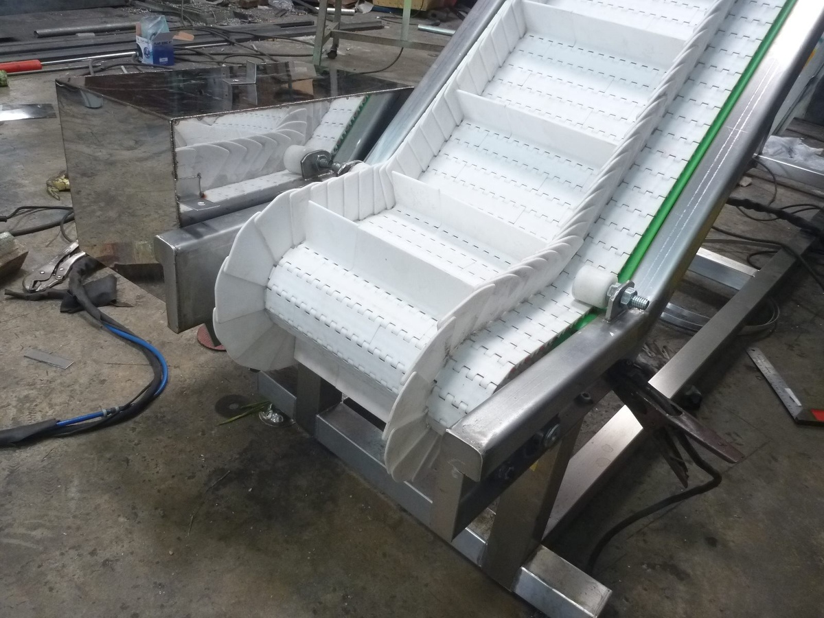 ผลงาน Top Chain Conveyor