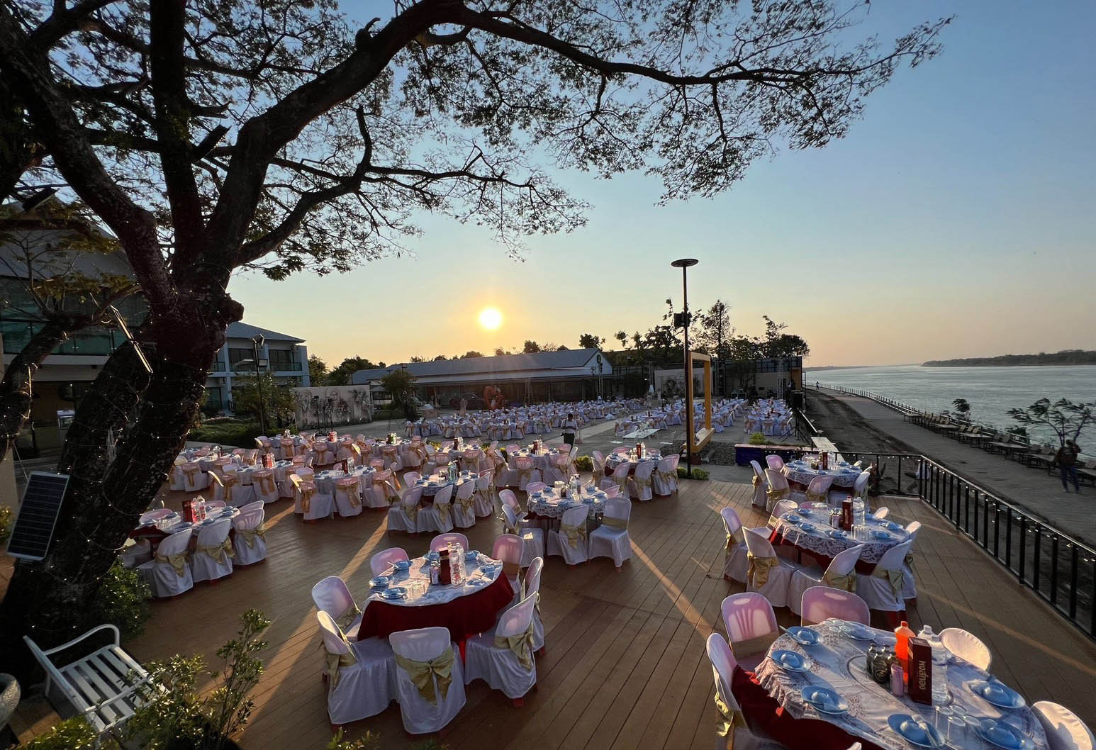 บรรยากาศงานจัดเลี้ยง