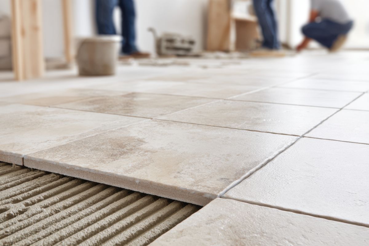 บริษัทรับเหมาก่อสร้างเล็ก vs ใหญ่ ต่างกันตรงไหน เหมาะกับใคร