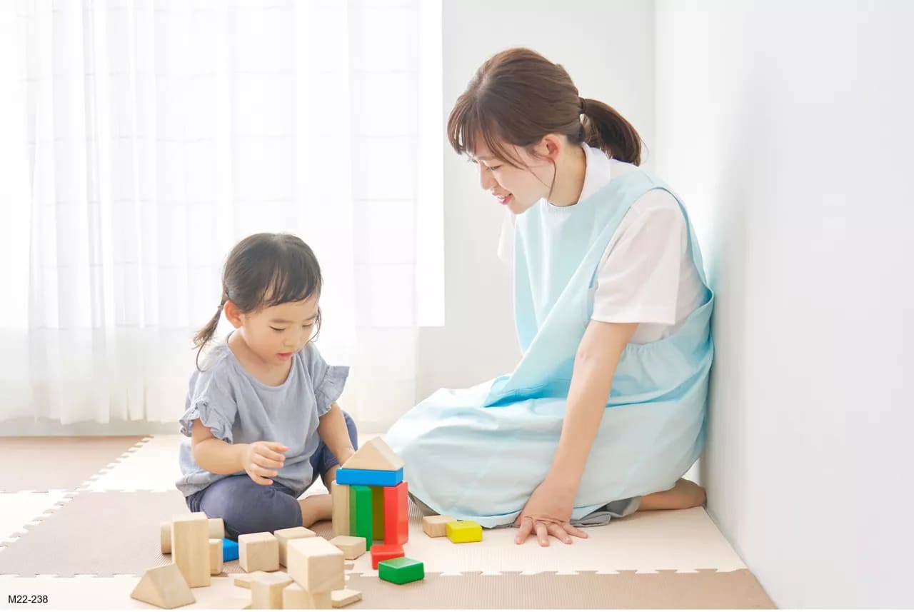 พี่เลี้ยงเด็กดูแลเด็ก