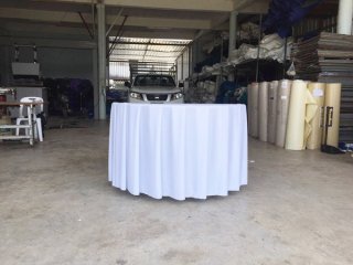 โต๊ะกลมจัดชุดโต๊ะจีน (ผ้าคลุมโต๊ะสีขาว)